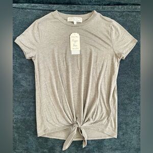 Hippie Rose Light Gray Knot-Front Tee